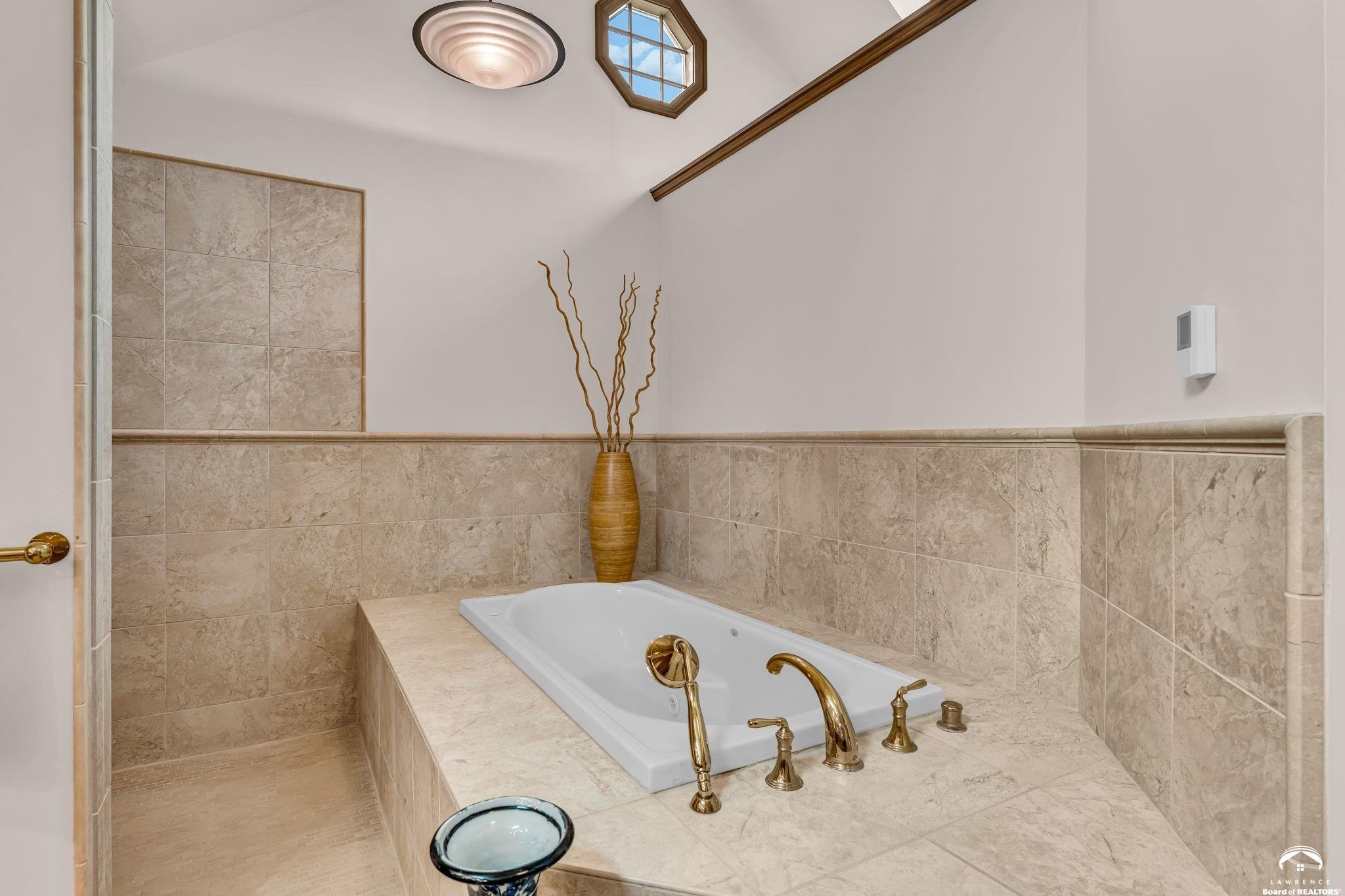 1908 Crossgate Drive Lawrence, KS 66047 - Photo 27 of 65