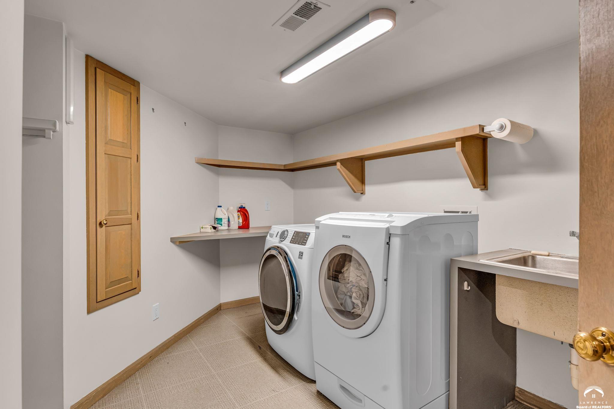 1908 Crossgate Drive Lawrence, KS 66047 - Photo 40 of 65