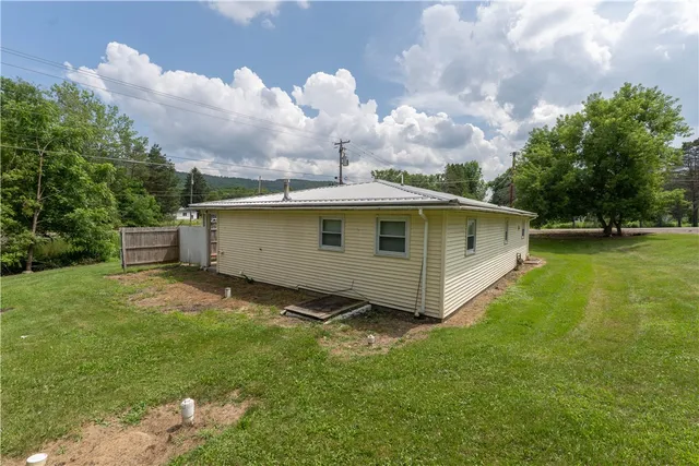 $90,000 | 402 Whitney Valley Heights, Almond, NY 14804
