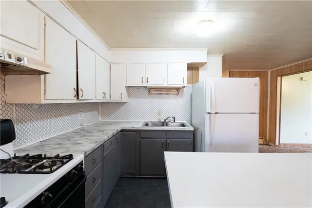 $90,000 | 402 Whitney Valley Heights, Almond, NY 14804