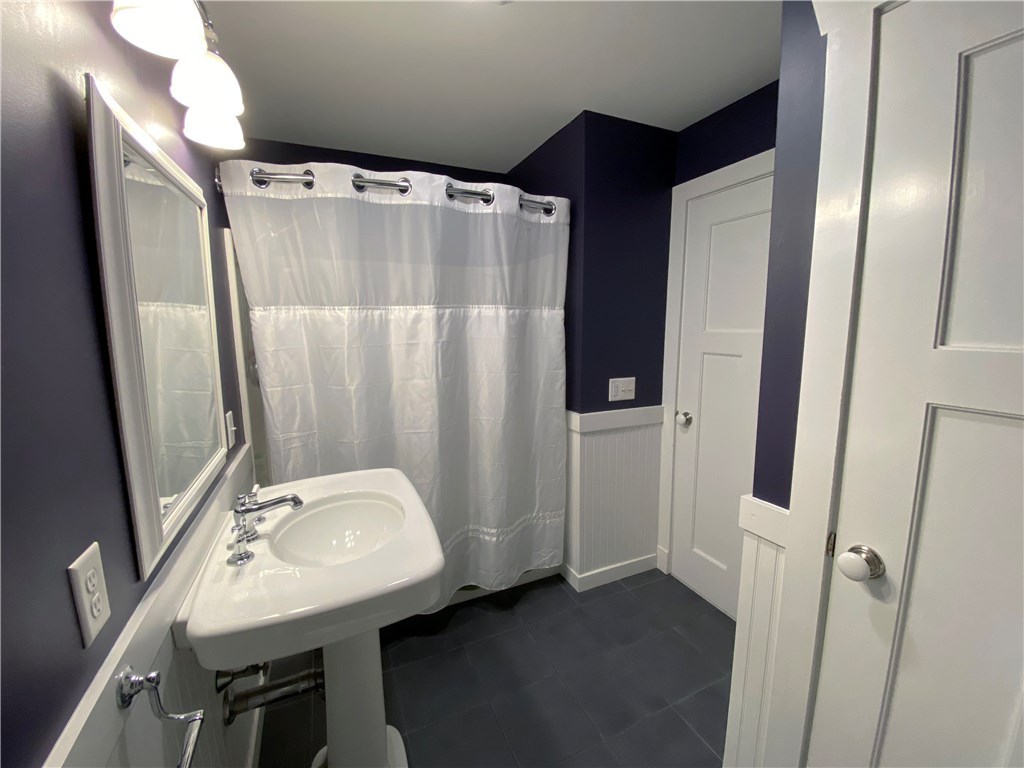 220 Old County Road Smithfield, RI 02917 - Photo 16 of 32 Bathroom #2