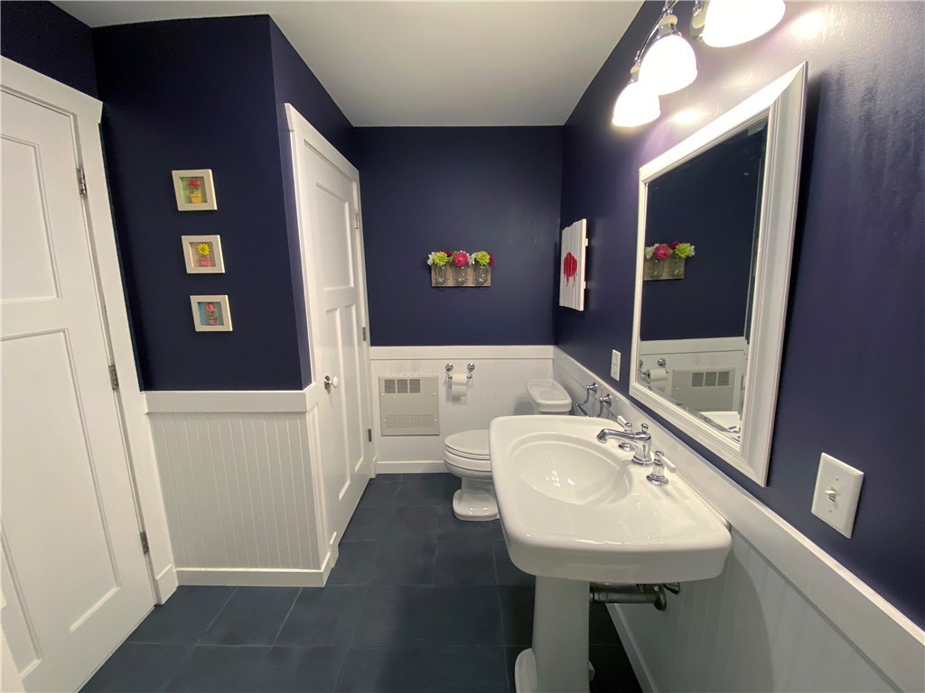 220 Old County Road Smithfield, RI 02917 - Photo 17 of 32 Bathroom
