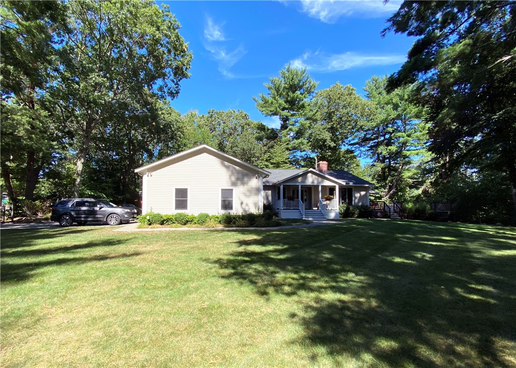 220 Old County Road Smithfield, RI 02917 - Photo 4 of 32 front yard