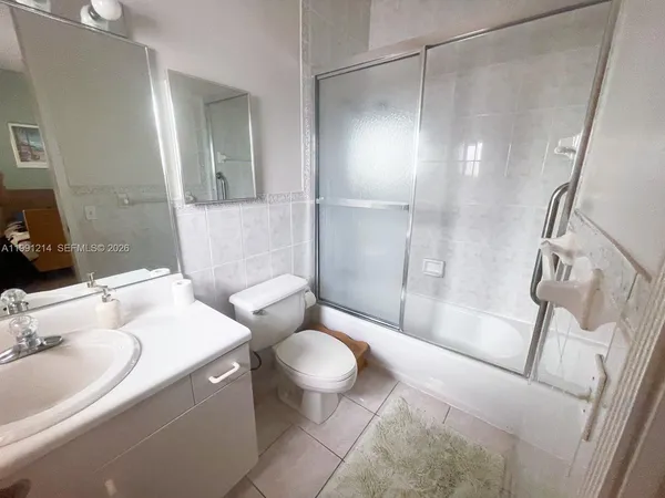 $999,500 | 9008 Collins Avenue, Unit 402, Surfside, FL 33154