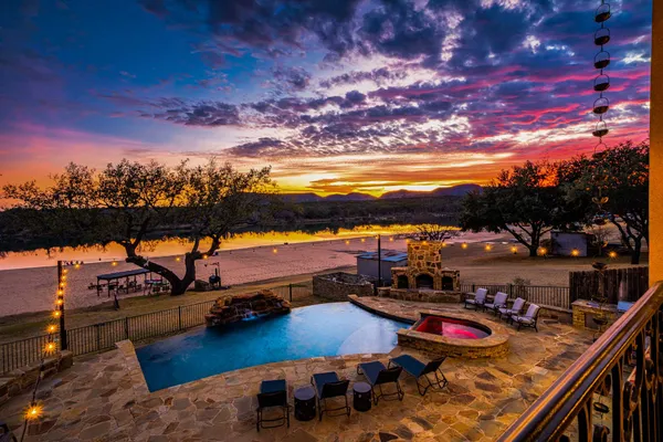 $3,275,000 | 3500 River Oaks Drive, Kingsland, TX 78639