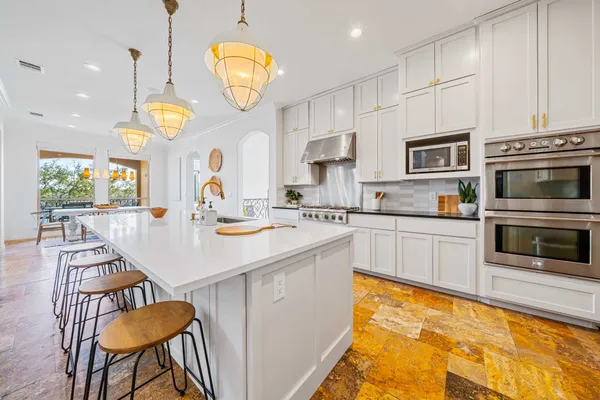 $3,275,000 | 3500 River Oaks Drive, Kingsland, TX 78639