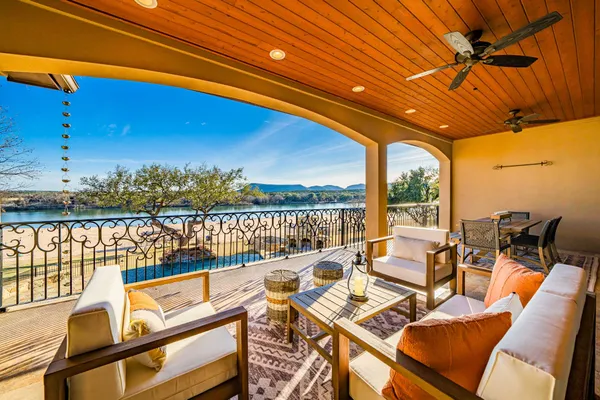 $3,275,000 | 3500 River Oaks Drive, Kingsland, TX 78639