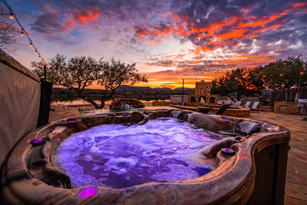 $3,275,000 | 3500 River Oaks Drive, Kingsland, TX 78639