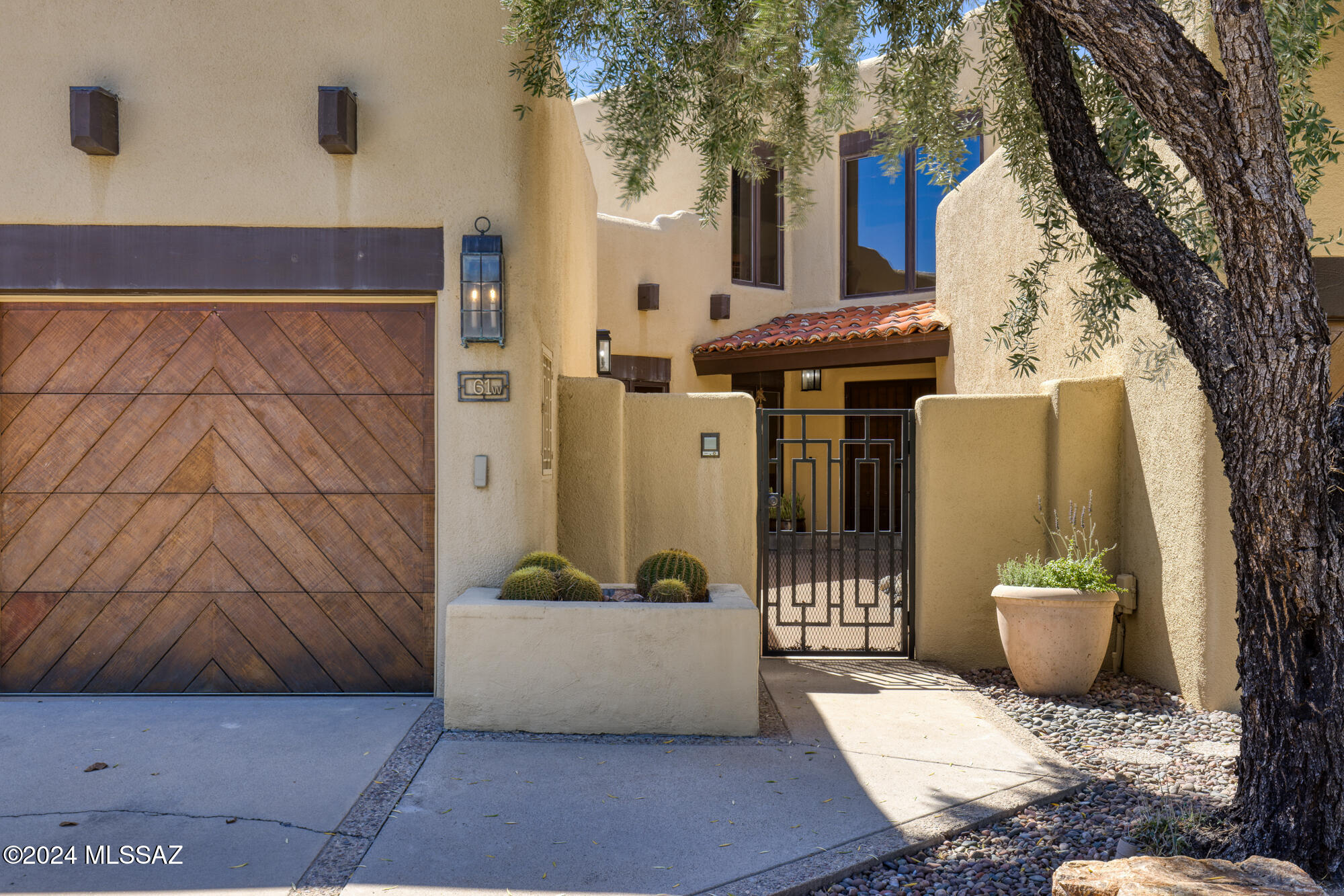 61 West Roma Drive Oro Valley, AZ 85737 - Photo 5 of 50