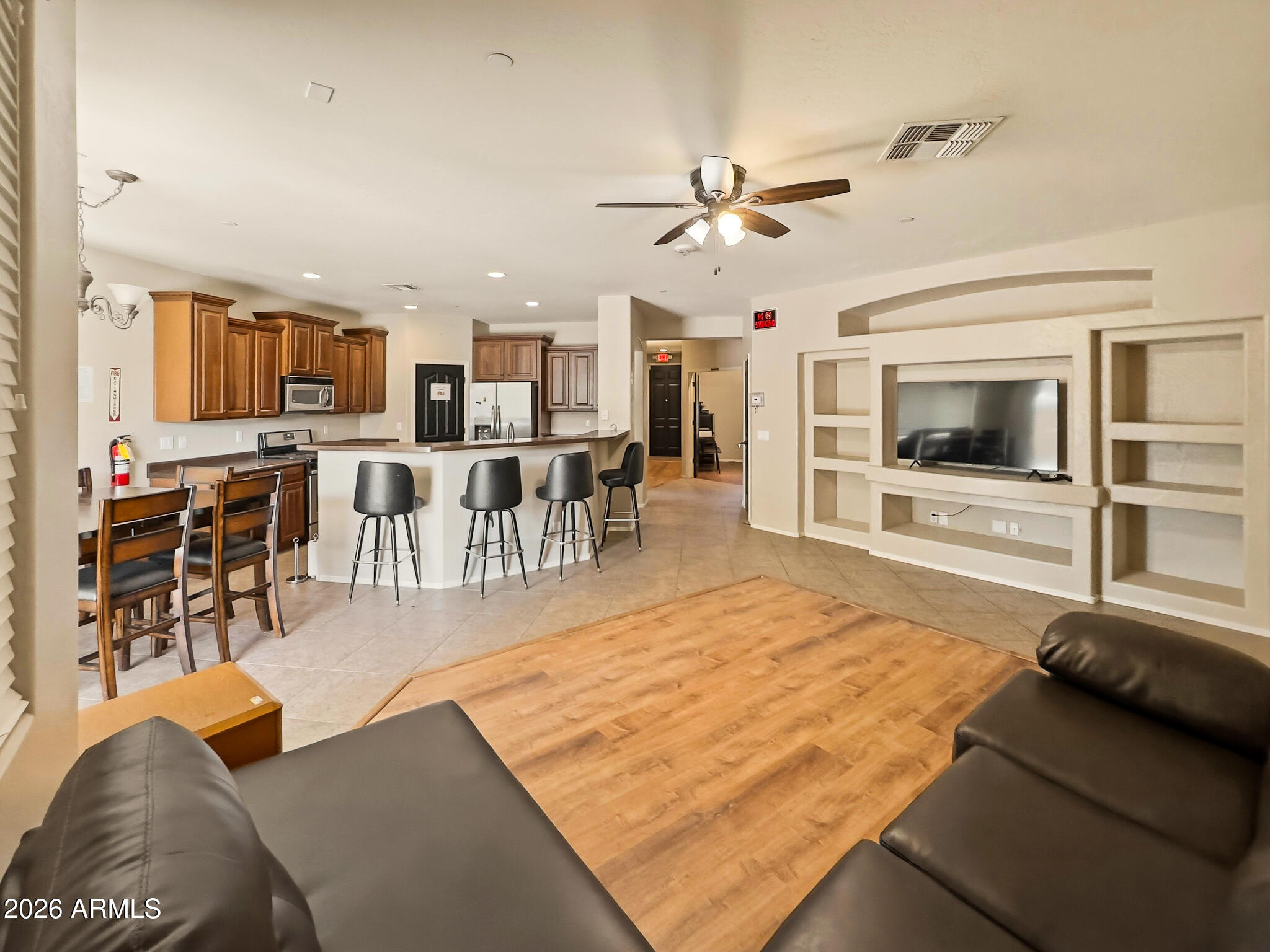 2925 East Andre Avenue Gilbert, AZ 85298 - Photo 4 of 26 Living Dining Yes 2