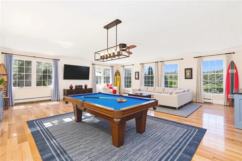 $1,125,000 | 18 J H Dwyer Drive, Middletown, RI 02842