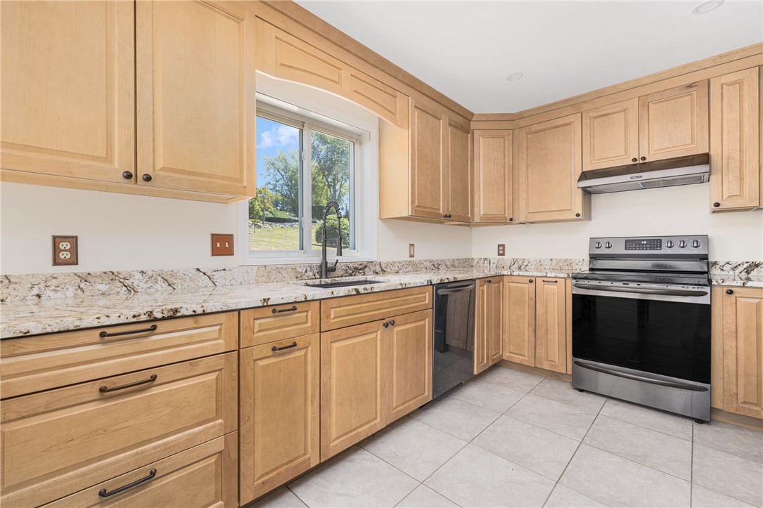 18 J H Dwyer Drive Middletown, RI 02842 - Photo 17 of 42