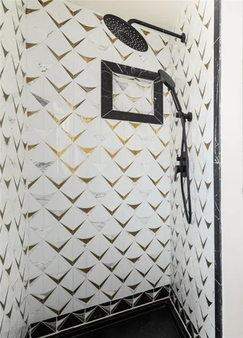 $1,125,000 | 18 J H Dwyer Drive, Middletown, RI 02842