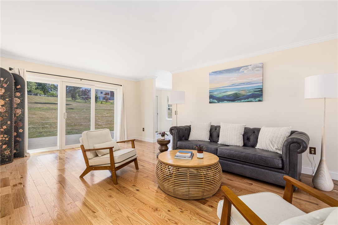 18 J H Dwyer Drive Middletown, RI 02842 - Photo 9 of 42