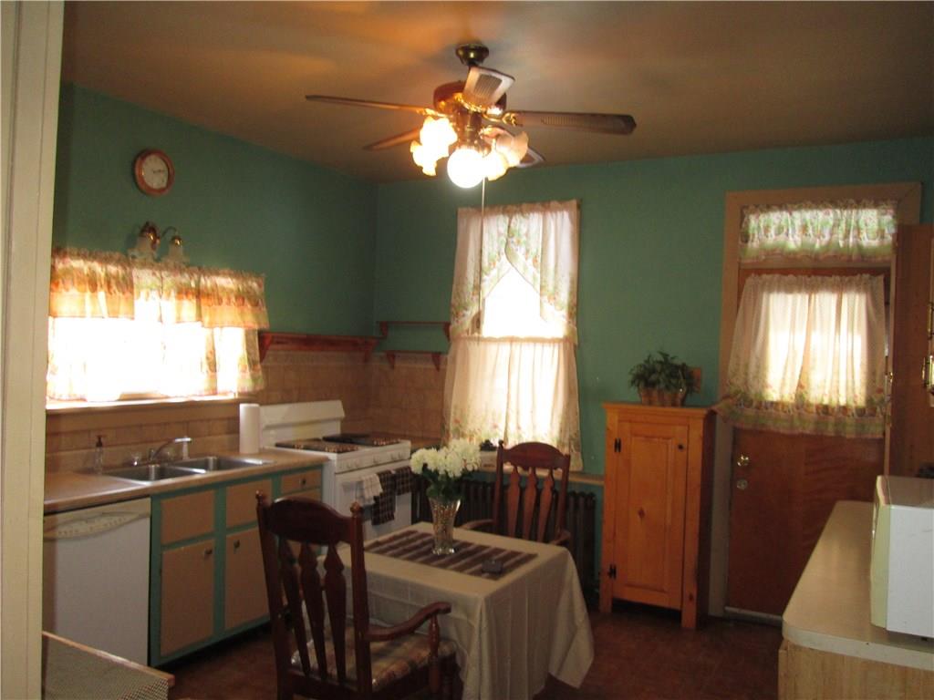 329 New York Avenue Rochester, PA 15074 - Photo 8 of 24 Gallery Image 8
