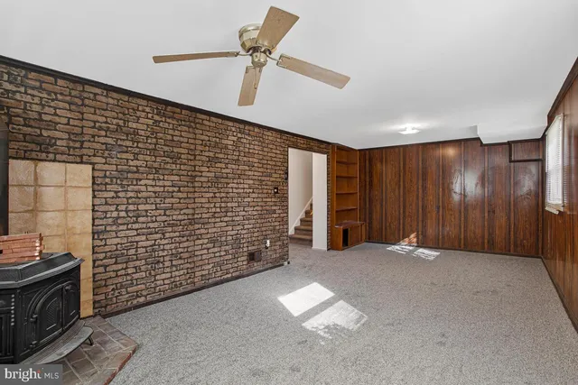 $425,000 | 8345 Verona Drive, Hyattsville, MD 20784