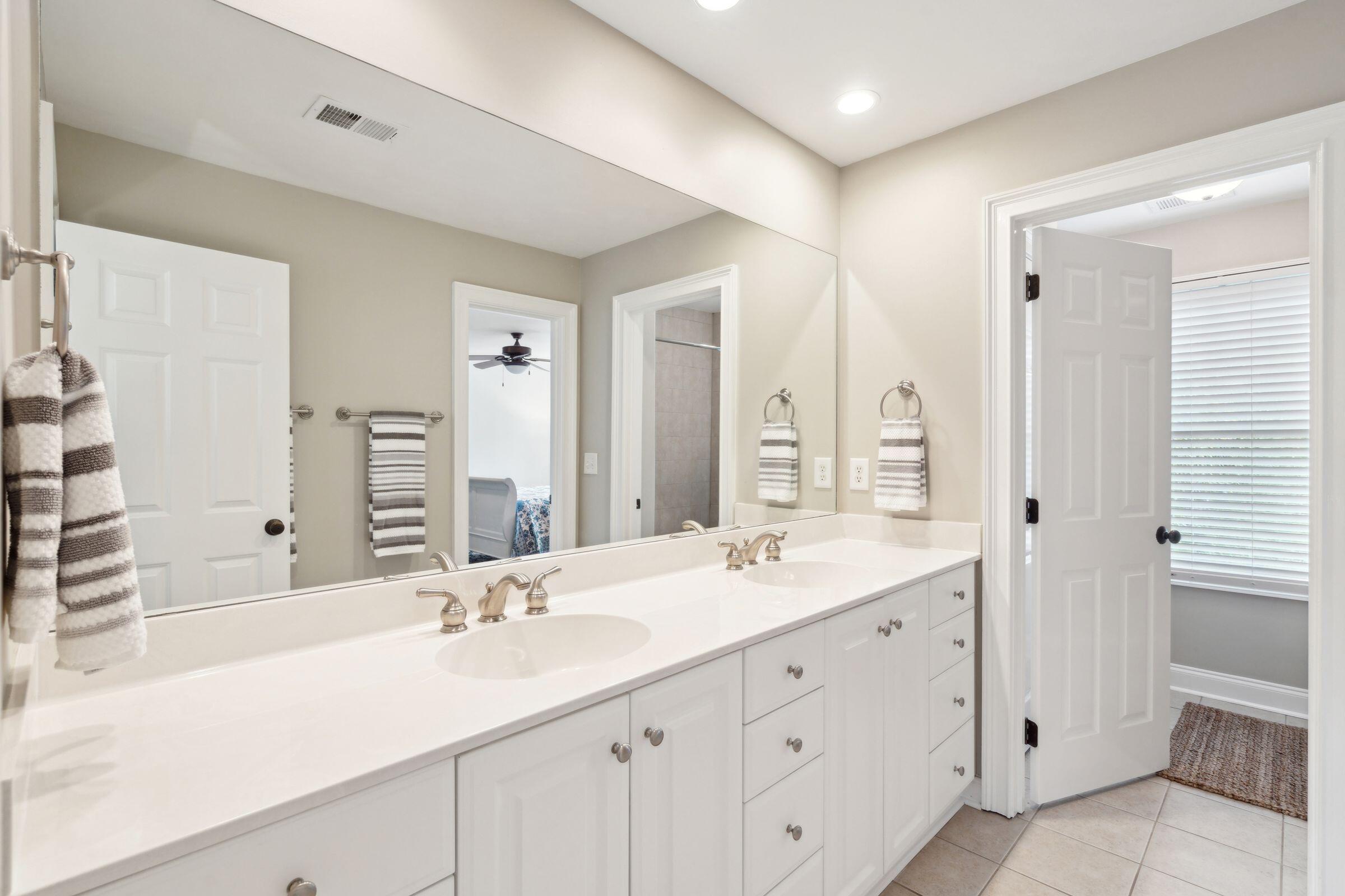 3902 Colonel Vanderhorst Circle Mount Pleasant, SC 29466 - Photo 51 of 90 Other Jack and Jill Bath