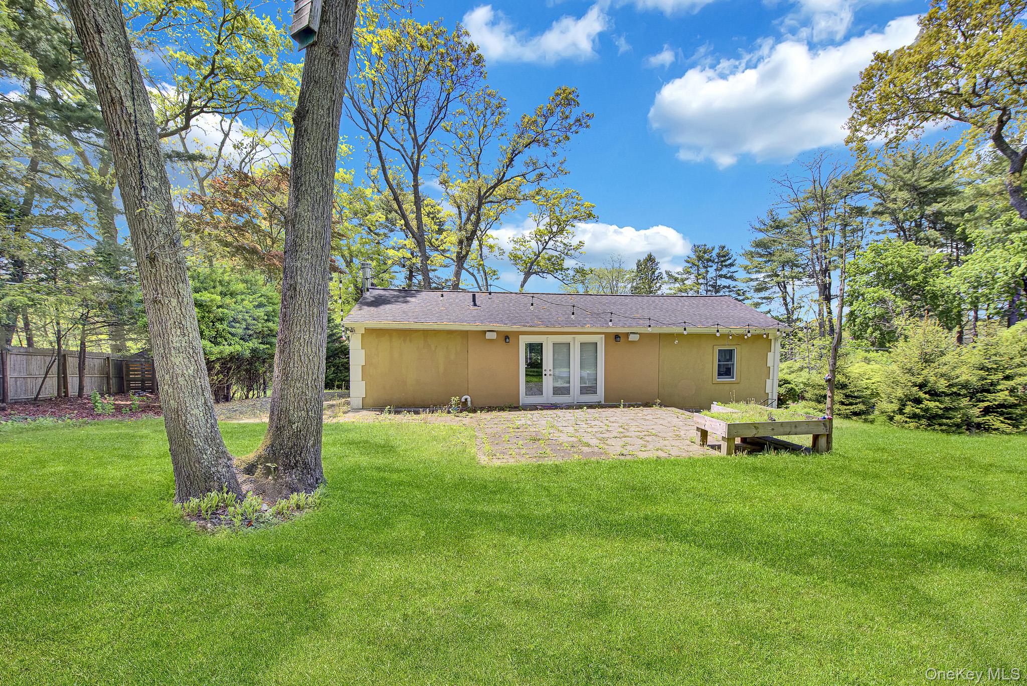 77 South Coleman Road Centereach, NY 11720 - Photo 23 of 28