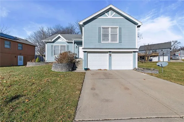 $330,000 | 6117 North Coventry Avenue, Kansas City, MO 64151