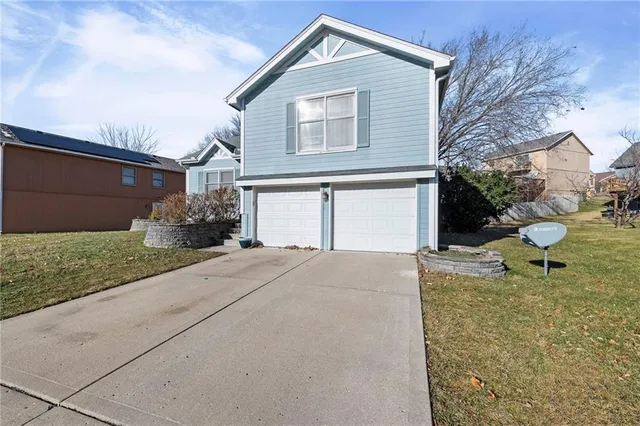 $330,000 | 6117 North Coventry Avenue, Kansas City, MO 64151