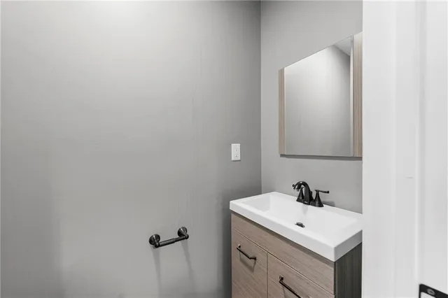 $330,000 | 6117 North Coventry Avenue, Kansas City, MO 64151