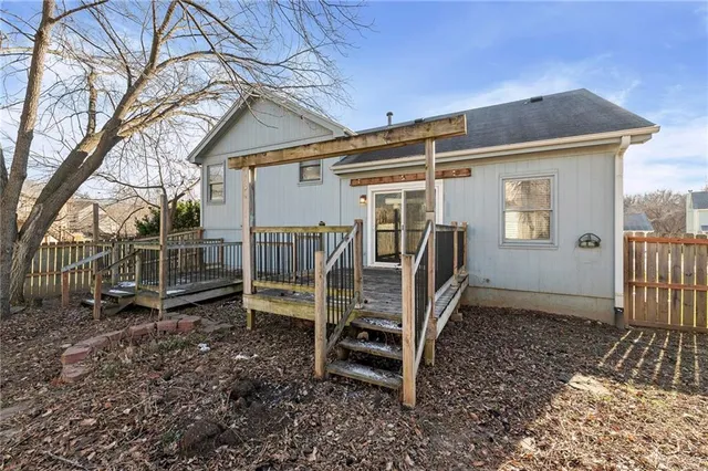 $330,000 | 6117 North Coventry Avenue, Kansas City, MO 64151