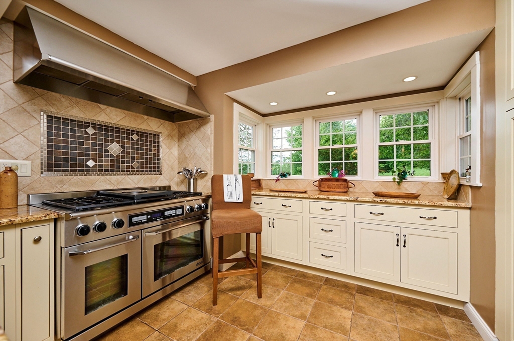 120 Hockanum Road Hadley, MA 01035 - Photo 14 of 40
