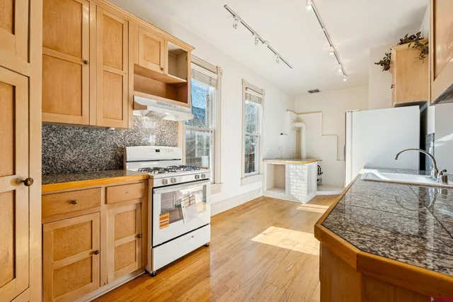 $1,250,000 | 690 East 4th Avenue, Durango, CO 81301