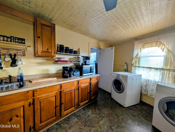 $226,500 | 21 Morris Street, Cohoes, NY 12047
