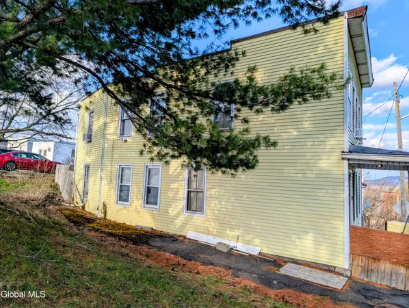 $226,500 | 21 Morris Street, Cohoes, NY 12047