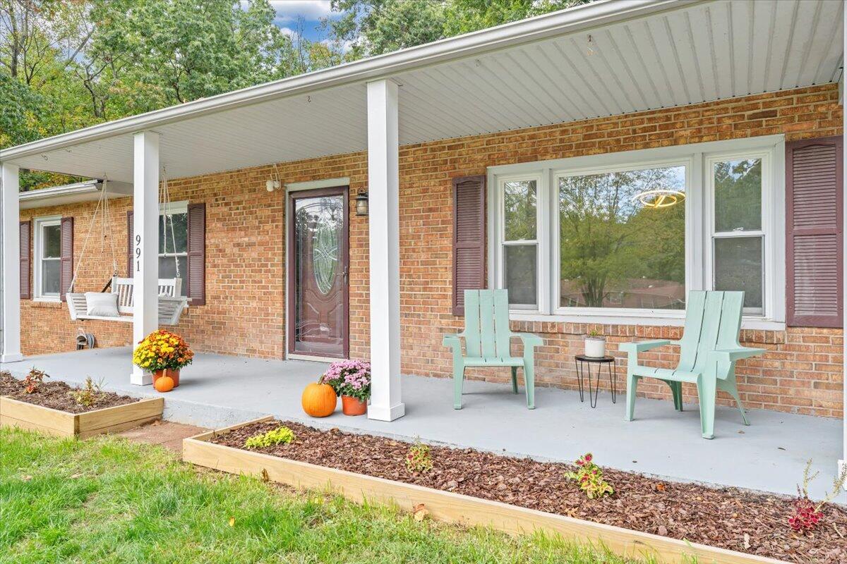 991 Blue Ridge Drive Blue Ridge, VA 24064 - Photo 2 of 52 62-MIB01606