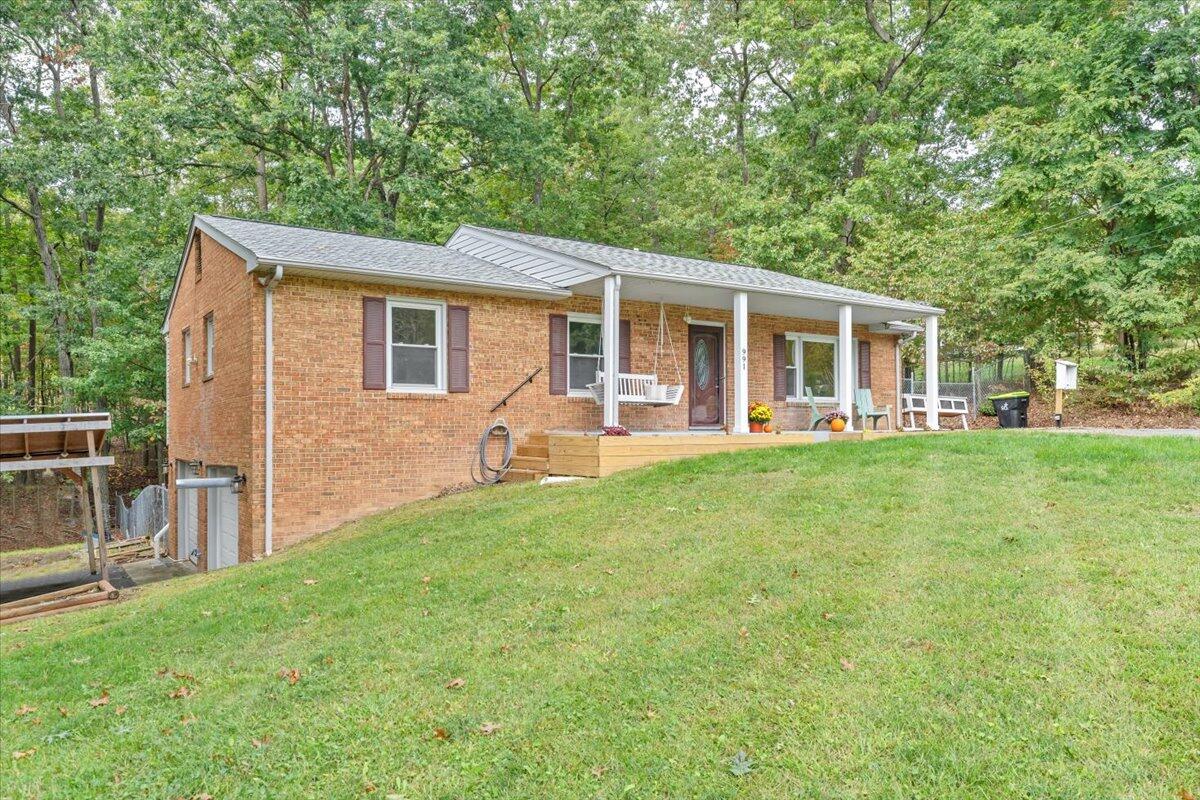 991 Blue Ridge Drive Blue Ridge, VA 24064 - Photo 7 of 52 57-MIB01585