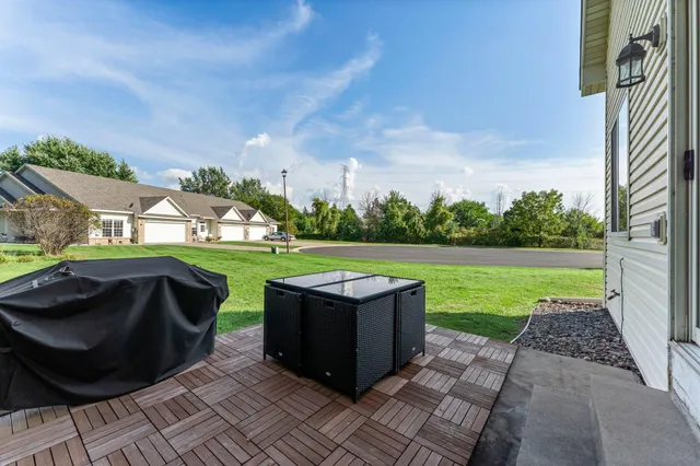 $359,900 | 291 Appleblossom Lane, Shakopee, MN 55379