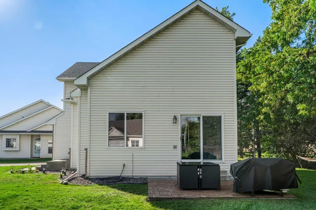 $359,900 | 291 Appleblossom Lane, Shakopee, MN 55379