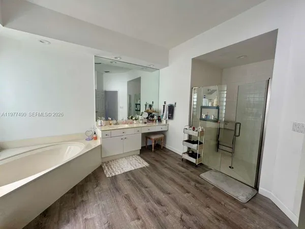 $8,300 | 2486 Bay Isle Drive, Unit 2486, Weston, FL 33327