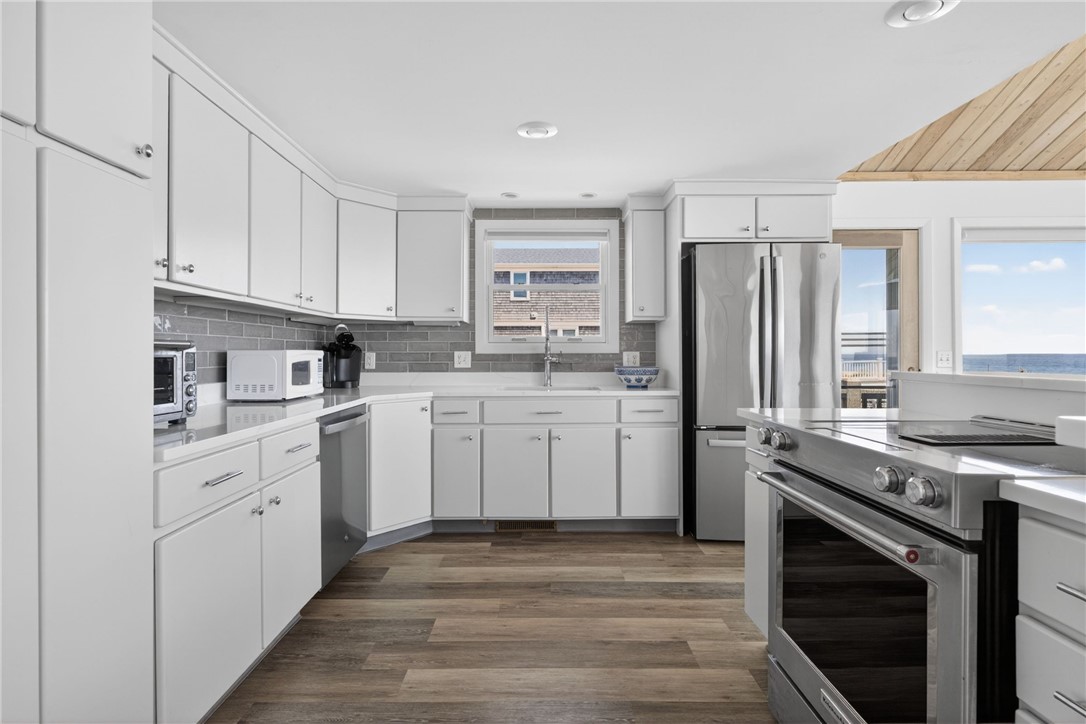 419 Atlantic Avenue Westerly, RI 02891 - Photo 15 of 46