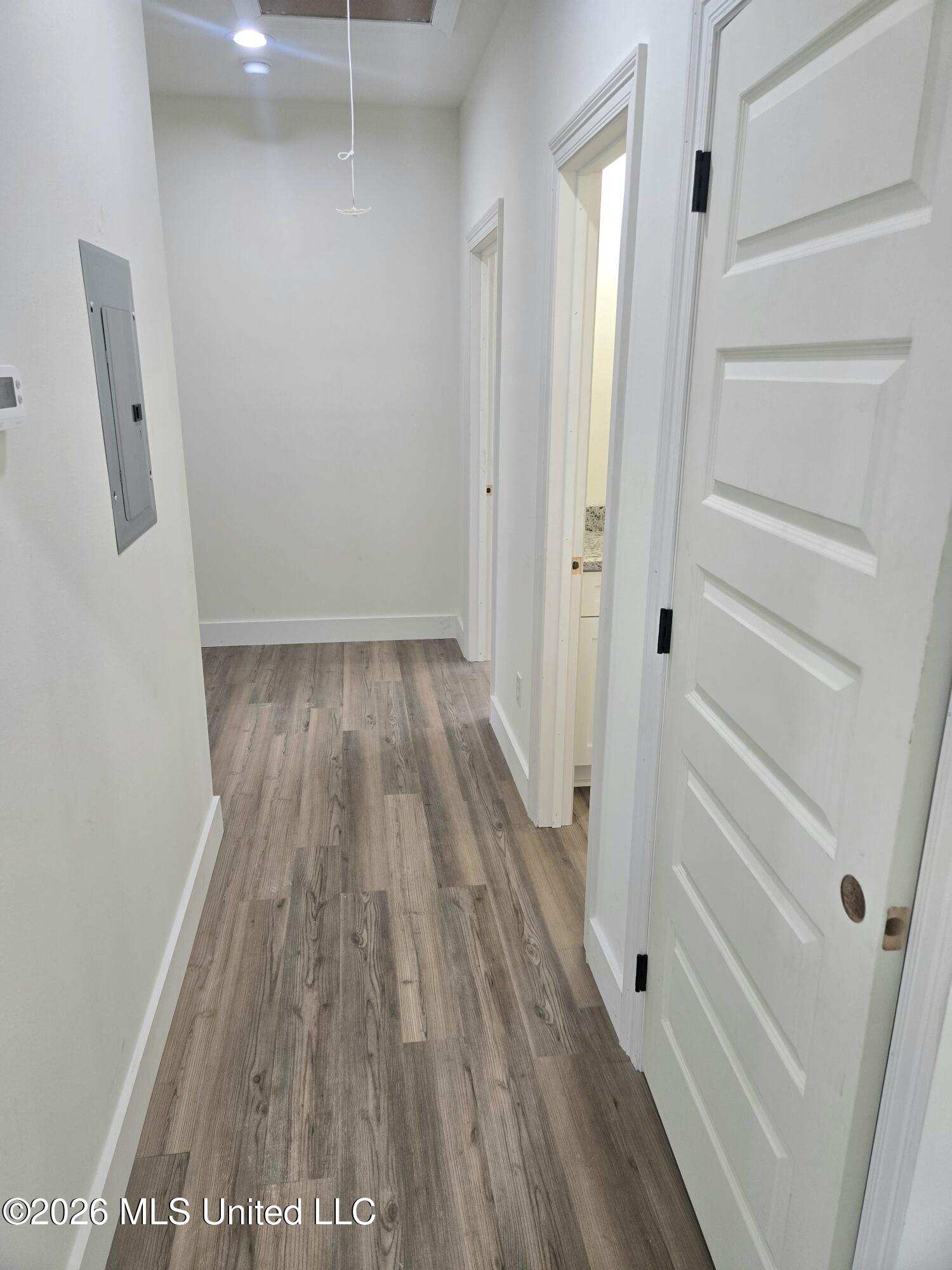 1027 Neal Road Picayune, MS 39466 - Photo 3 of 11 hallway