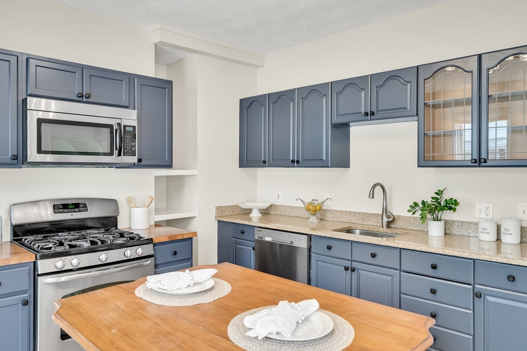 44 Albion Street, Unit A Somerville, MA 02143 - Photo 18 of 39