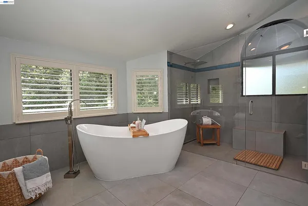 $1,635,000 | 16 McNamara Lane, Martinez, CA 94553