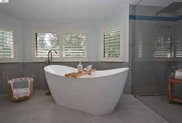 $1,635,000 | 16 McNamara Lane, Martinez, CA 94553