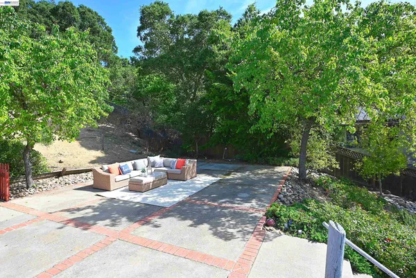 $1,635,000 | 16 McNamara Lane, Martinez, CA 94553