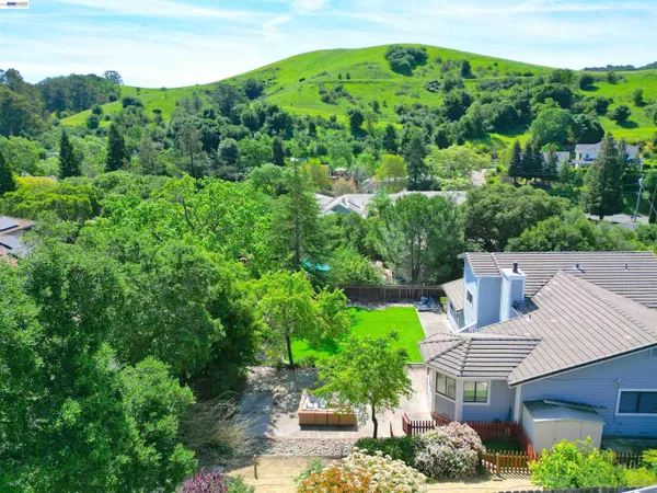 $1,635,000 | 16 McNamara Lane, Martinez, CA 94553