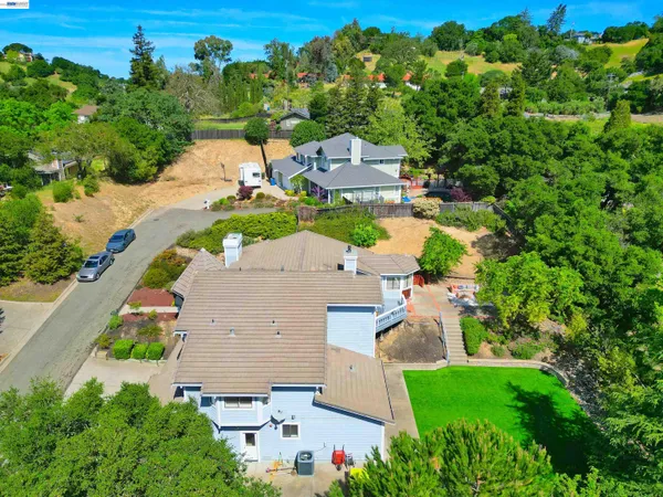 $1,635,000 | 16 McNamara Lane, Martinez, CA 94553