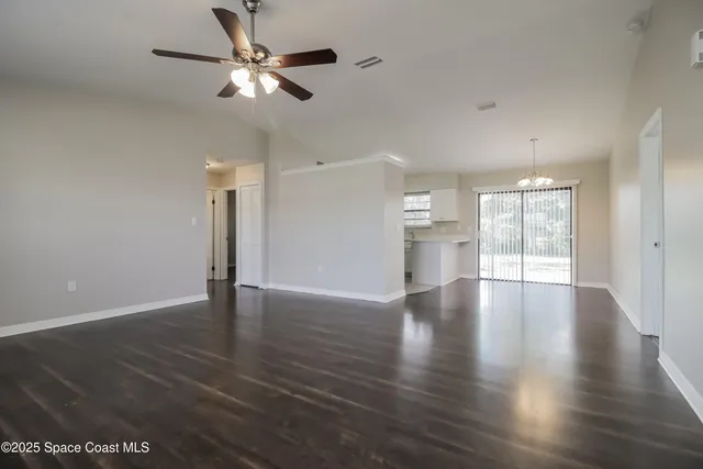 a picture of a wall with a white wall