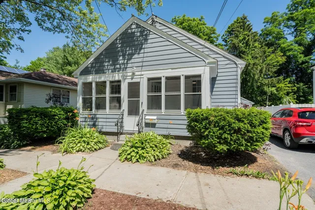 $2,100 | 38 Madison Street, Saratoga Springs, NY 12866
