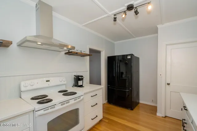 $2,100 | 38 Madison Street, Saratoga Springs, NY 12866