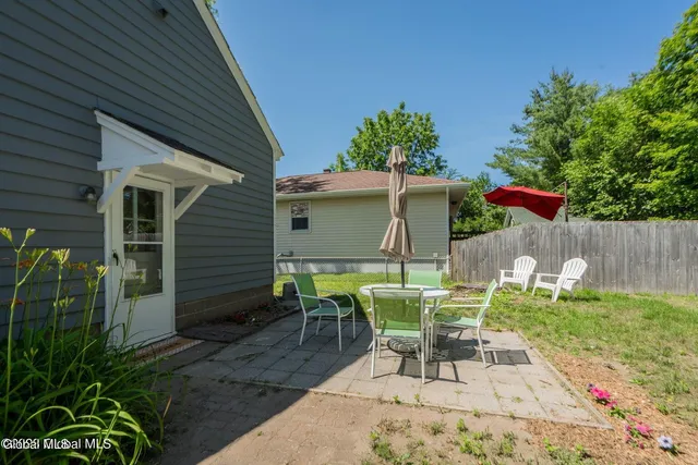 $2,100 | 38 Madison Street, Saratoga Springs, NY 12866