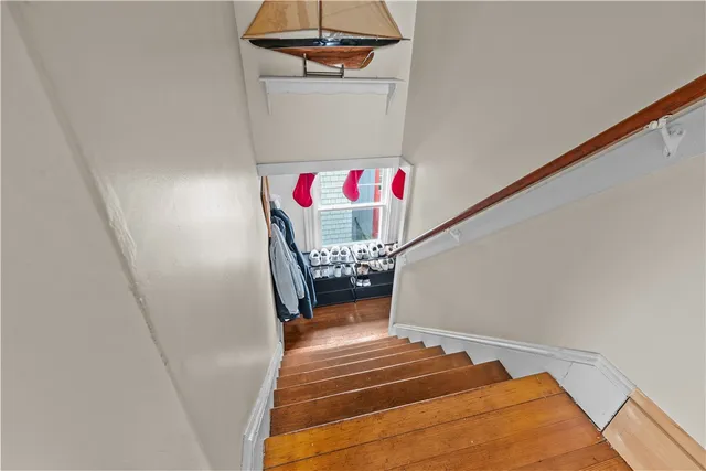 $2,800 | 31 West Narragansett Avenue, Unit 2, Newport, RI 02840