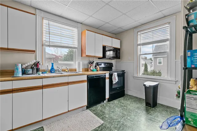 $2,800 | 31 West Narragansett Avenue, Unit 2, Newport, RI 02840