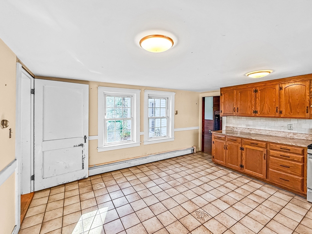 446 Westford Street Dunstable, MA 01827 - Photo 14 of 42